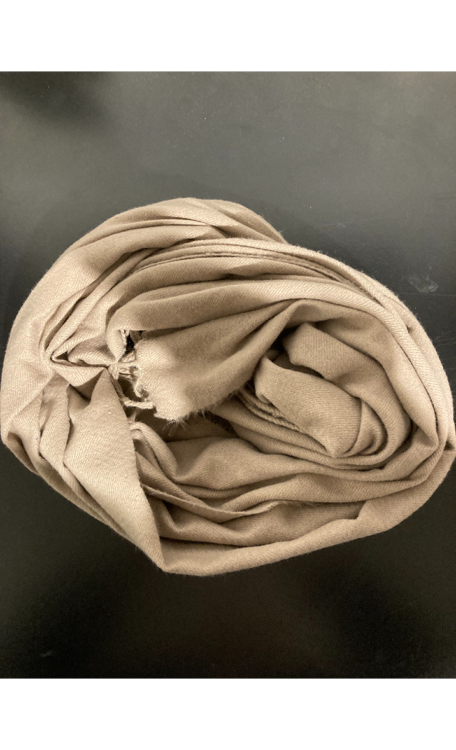 anekdote forælder Samler blade Stort tørklæde i ensfarvet stof fra Qnuz | Garderoben